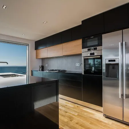 Luxurious In With Fenced Garden Villa
