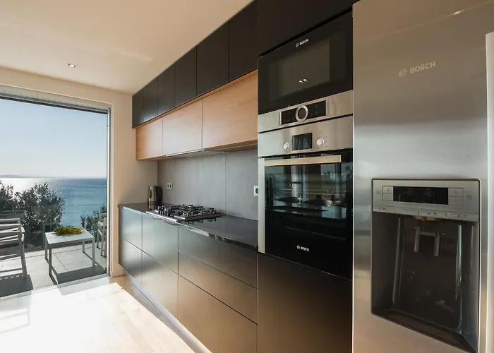 Vila In Near Adriatic Sea *